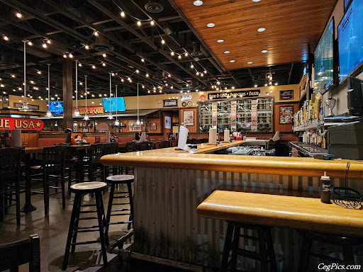 Famous Dave's Bar-B-Que